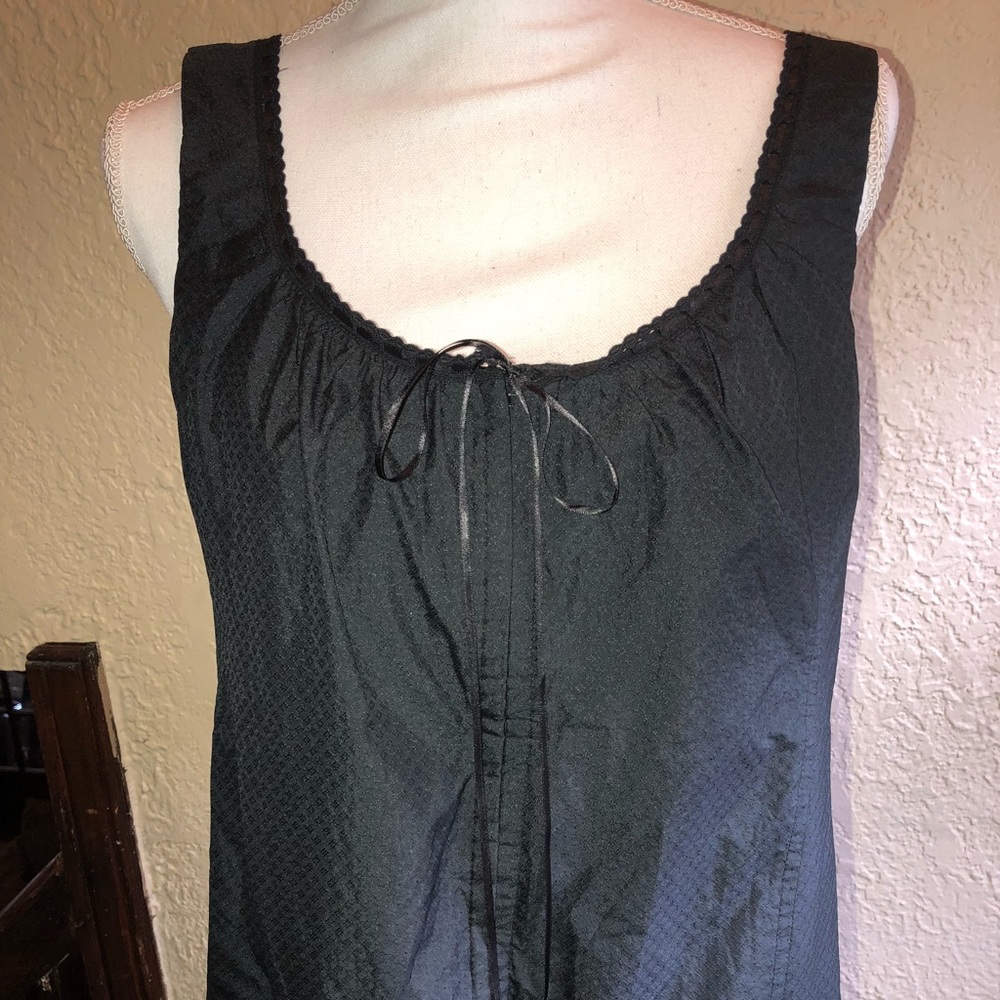NWT A Pea in the Pod Black Sleeveless Top L
